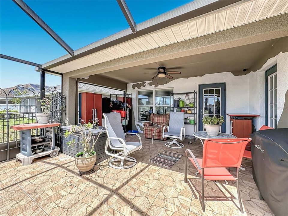 En Venta: $329,999 (3 camas, 2 baños, 1955 Pies cuadrados)