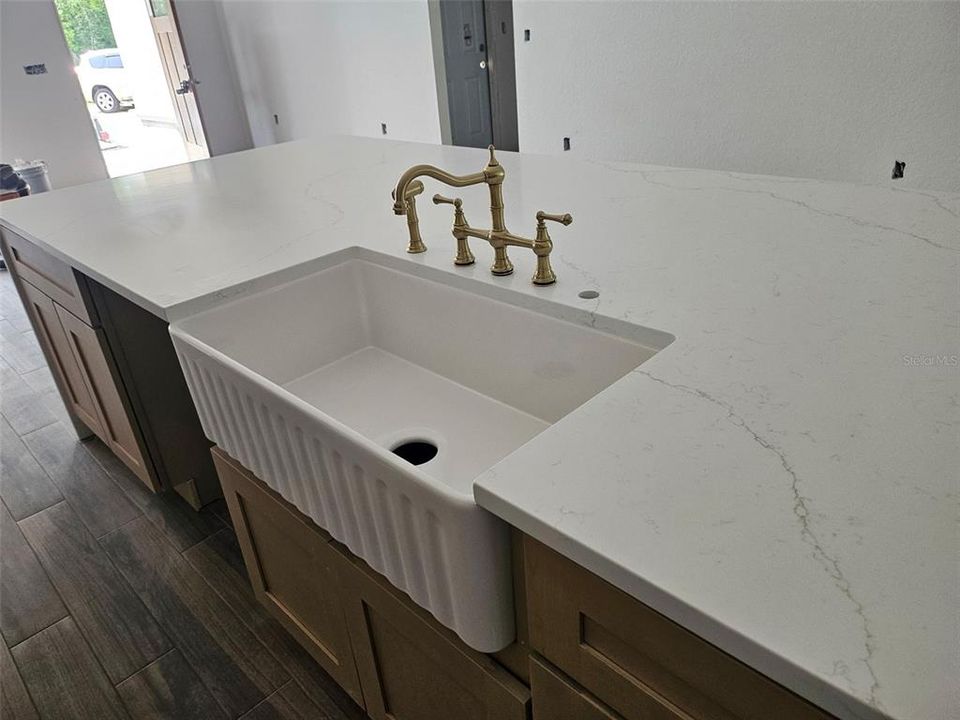 На продажу: $324,900 (3 спален, 2 ванн, 2427 Квадратных фут)