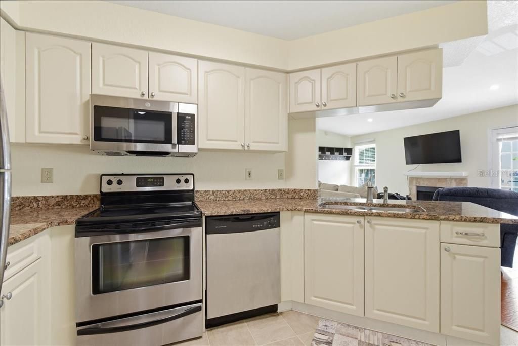En Venta: $235,000 (2 camas, 2 baños, 1007 Pies cuadrados)
