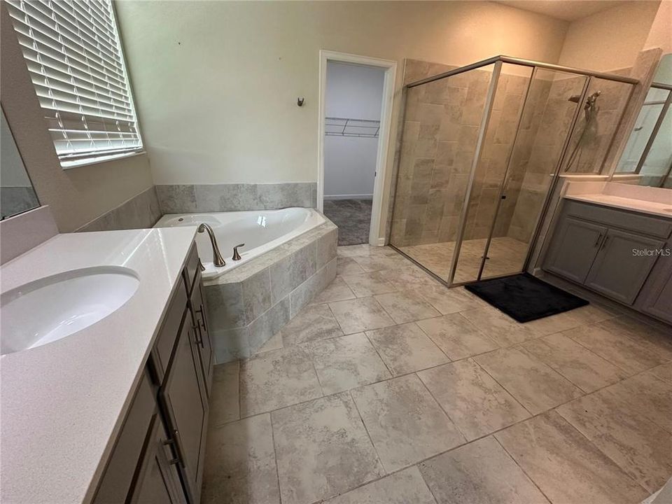 For Rent: $3,400 (5 beds, 4 baths, 3910 Square Feet)