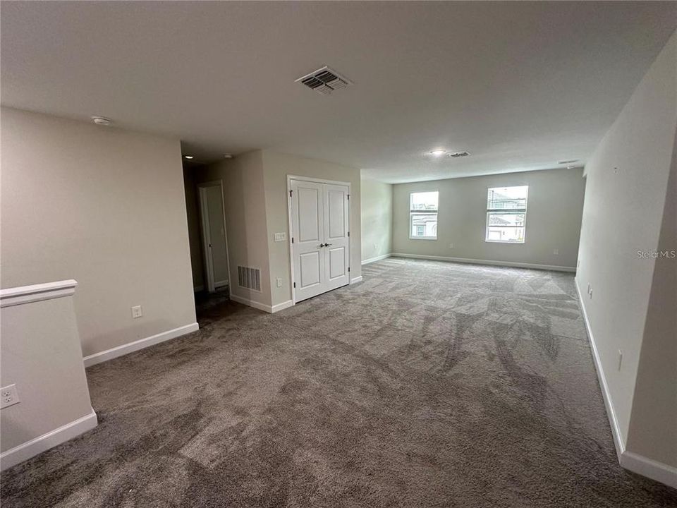 For Rent: $3,400 (5 beds, 4 baths, 3910 Square Feet)