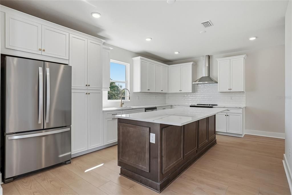 For Sale: $950,000 (3 beds, 3 baths, 2108 Square Feet)