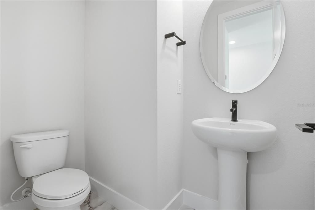 For Sale: $950,000 (3 beds, 3 baths, 2108 Square Feet)