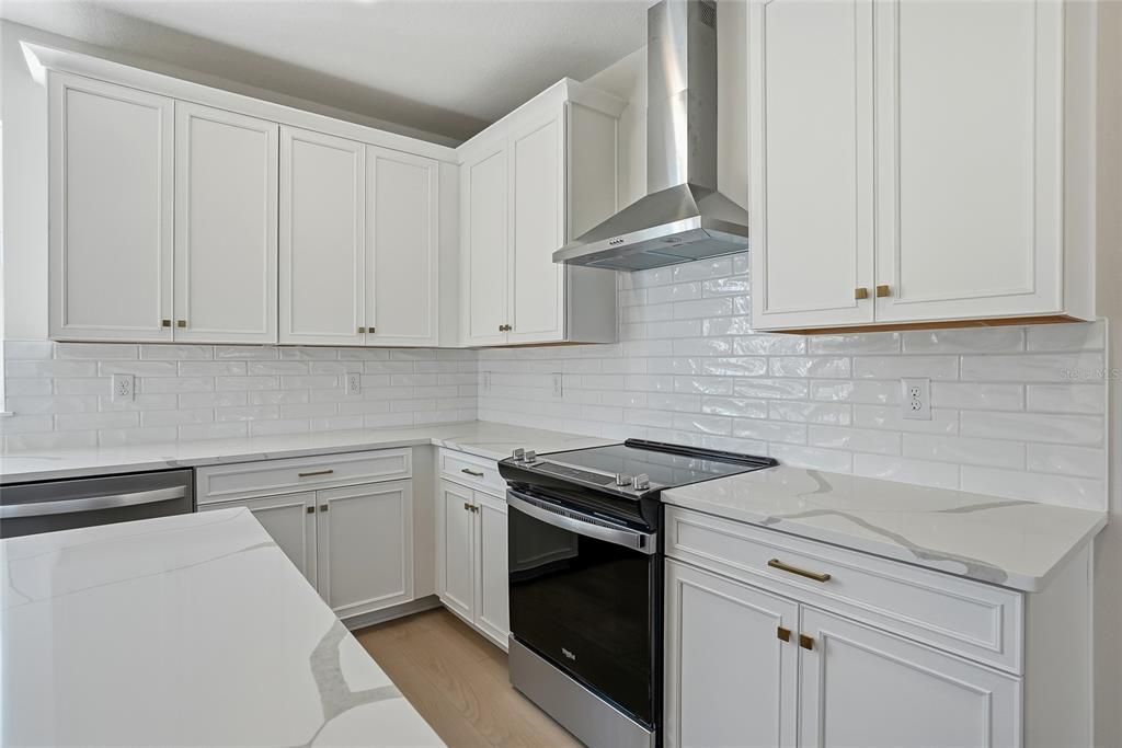 For Sale: $950,000 (3 beds, 3 baths, 2108 Square Feet)