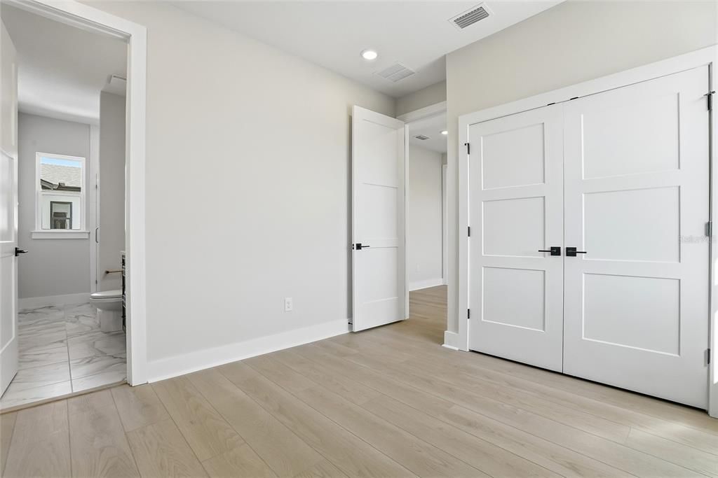 For Sale: $950,000 (3 beds, 3 baths, 2108 Square Feet)