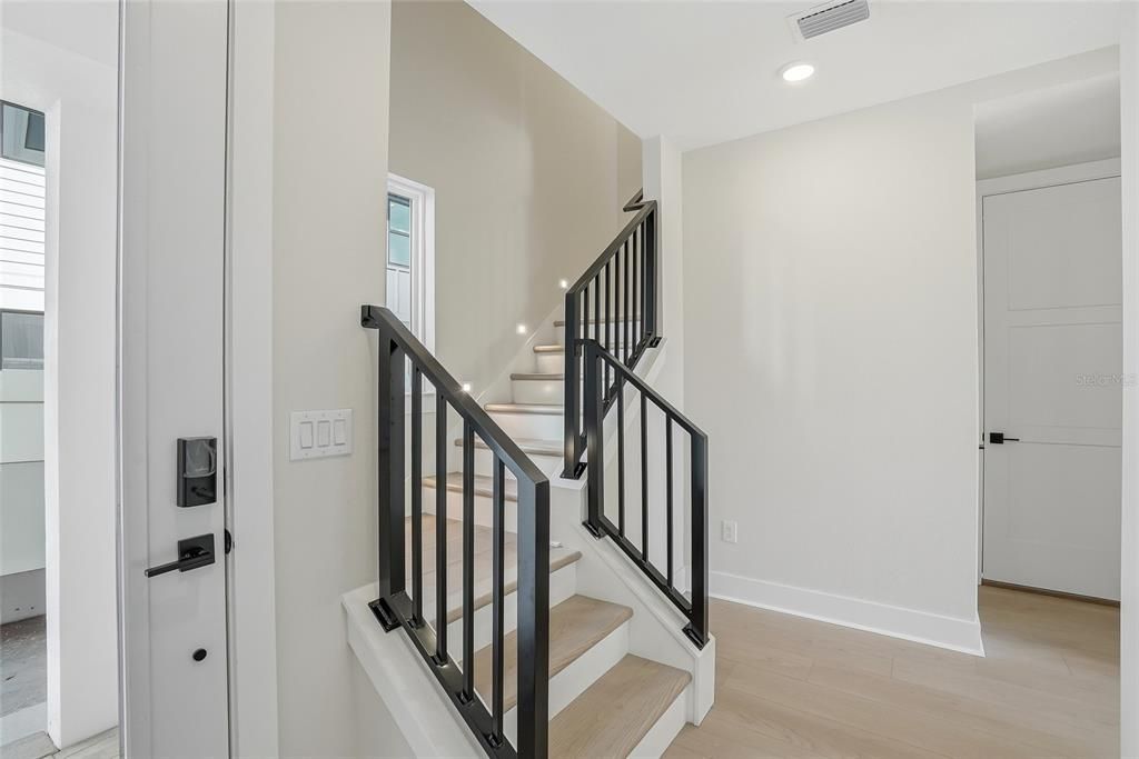 For Sale: $950,000 (3 beds, 3 baths, 2108 Square Feet)