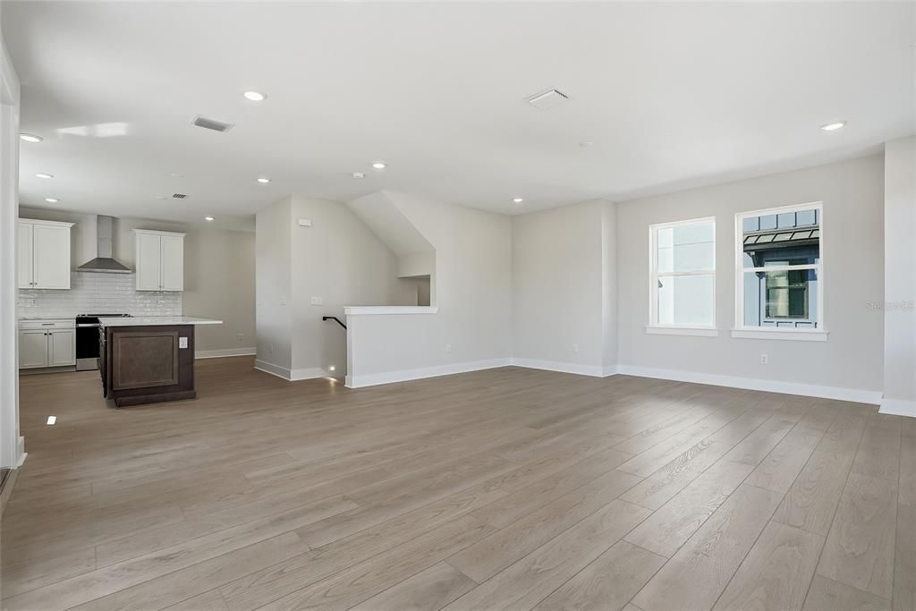 For Sale: $950,000 (3 beds, 3 baths, 2108 Square Feet)
