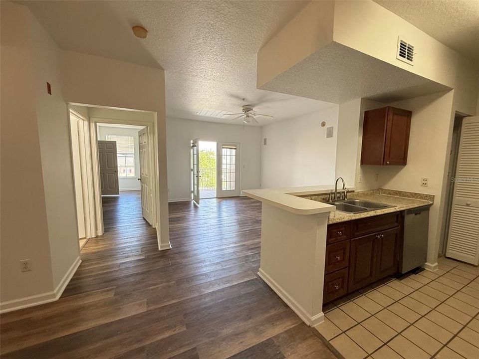 For Rent: $1,750 (2 beds, 2 baths, 1041 Square Feet)