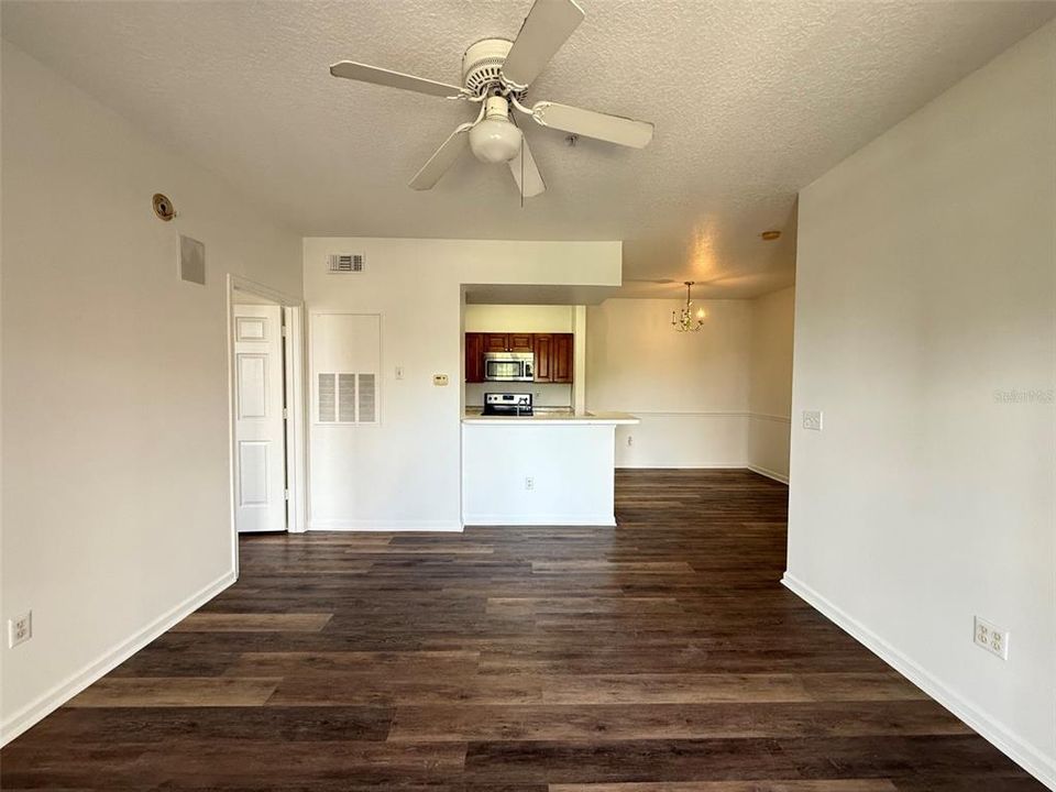For Rent: $1,750 (2 beds, 2 baths, 1041 Square Feet)