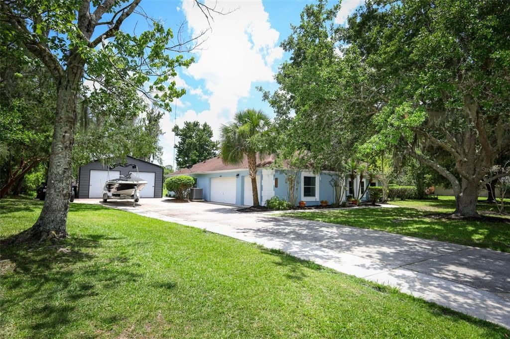 For Sale: $925,000 (5 beds, 3 baths, 2593 Square Feet)