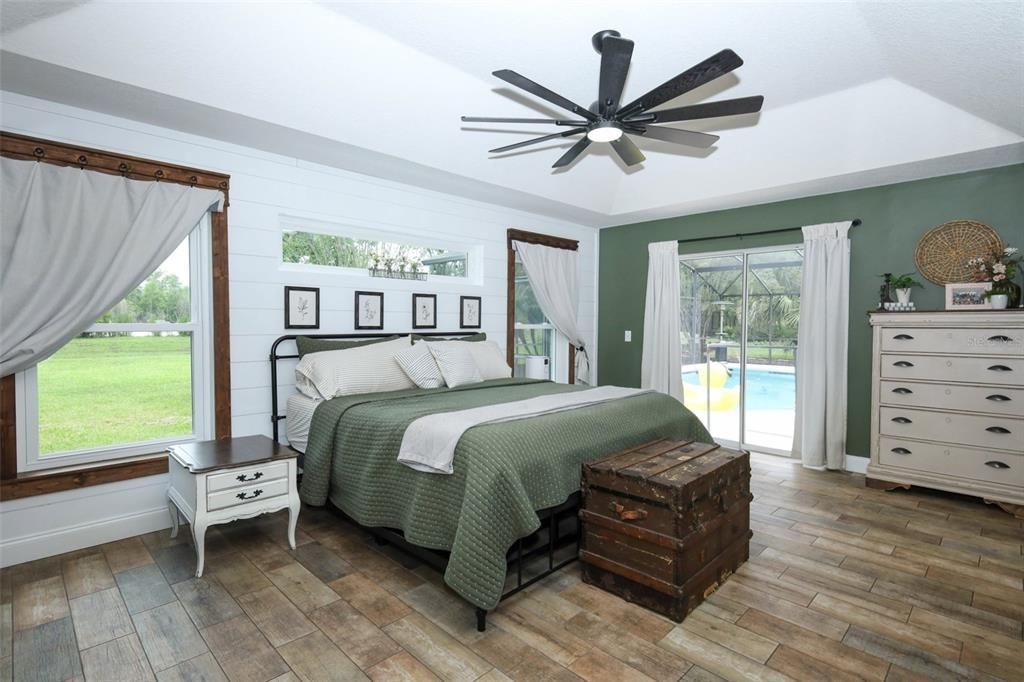 For Sale: $925,000 (5 beds, 3 baths, 2593 Square Feet)