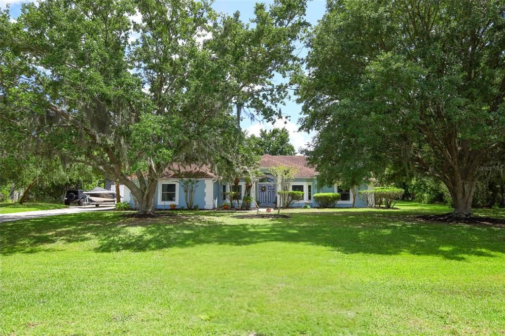 For Sale: $925,000 (5 beds, 3 baths, 2593 Square Feet)