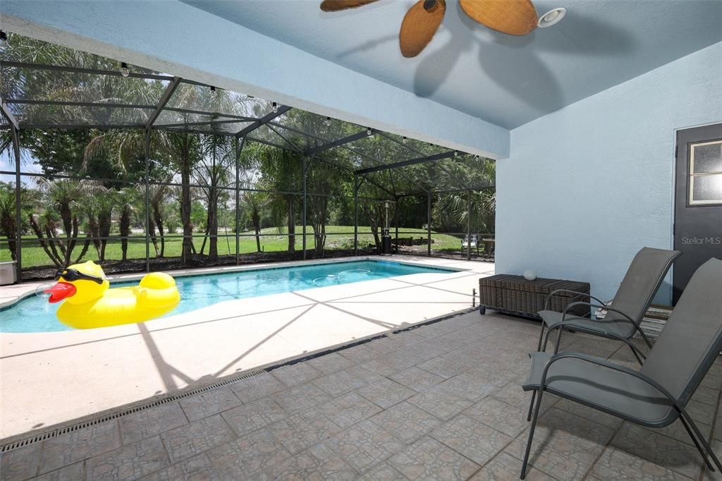 For Sale: $925,000 (5 beds, 3 baths, 2593 Square Feet)