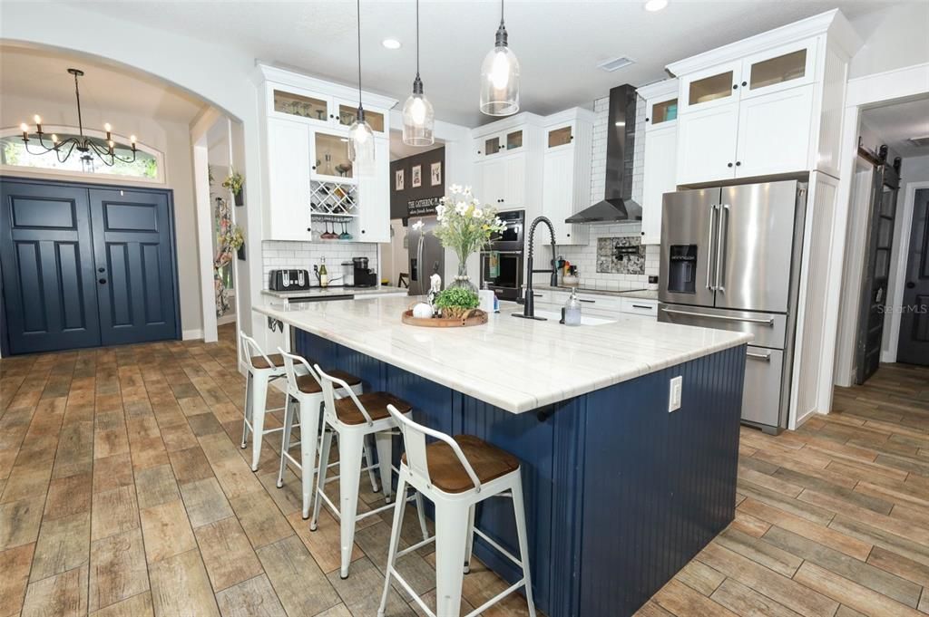For Sale: $925,000 (5 beds, 3 baths, 2593 Square Feet)