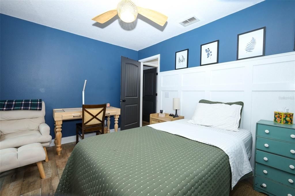 For Sale: $925,000 (5 beds, 3 baths, 2593 Square Feet)