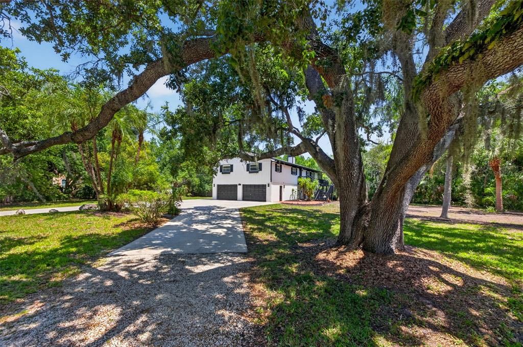 For Sale: $695,000 (4 beds, 3 baths, 2379 Square Feet)