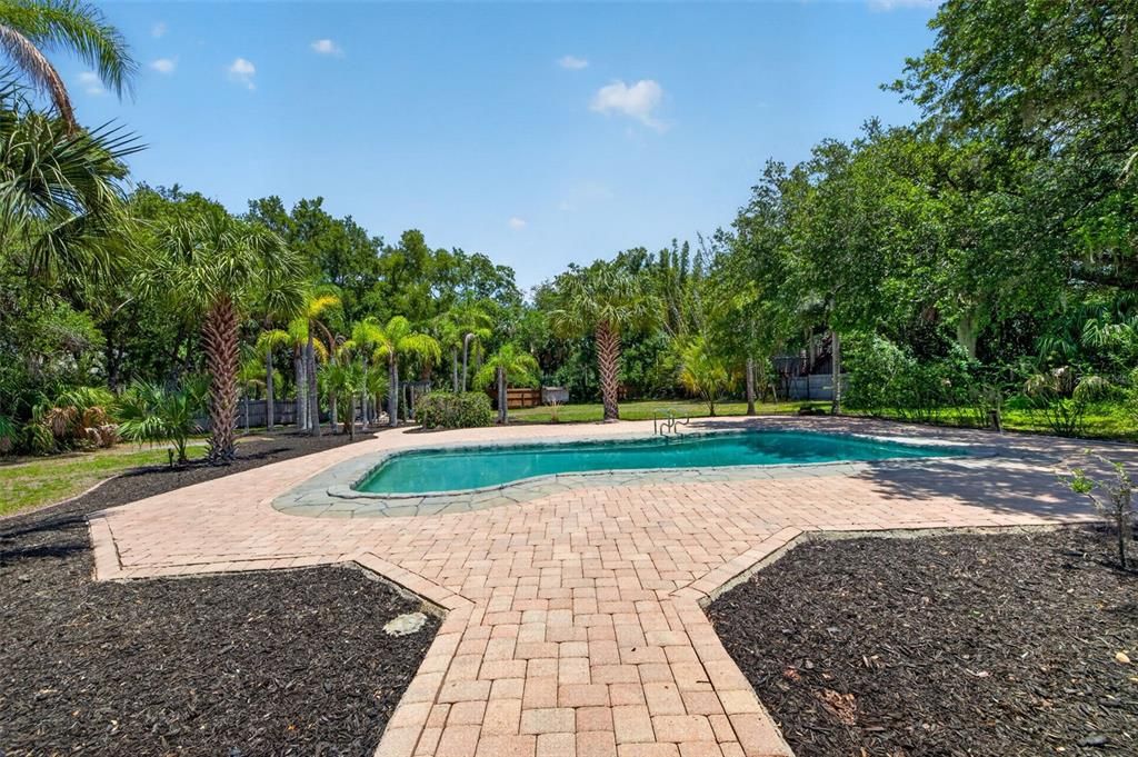 For Sale: $695,000 (4 beds, 3 baths, 2379 Square Feet)