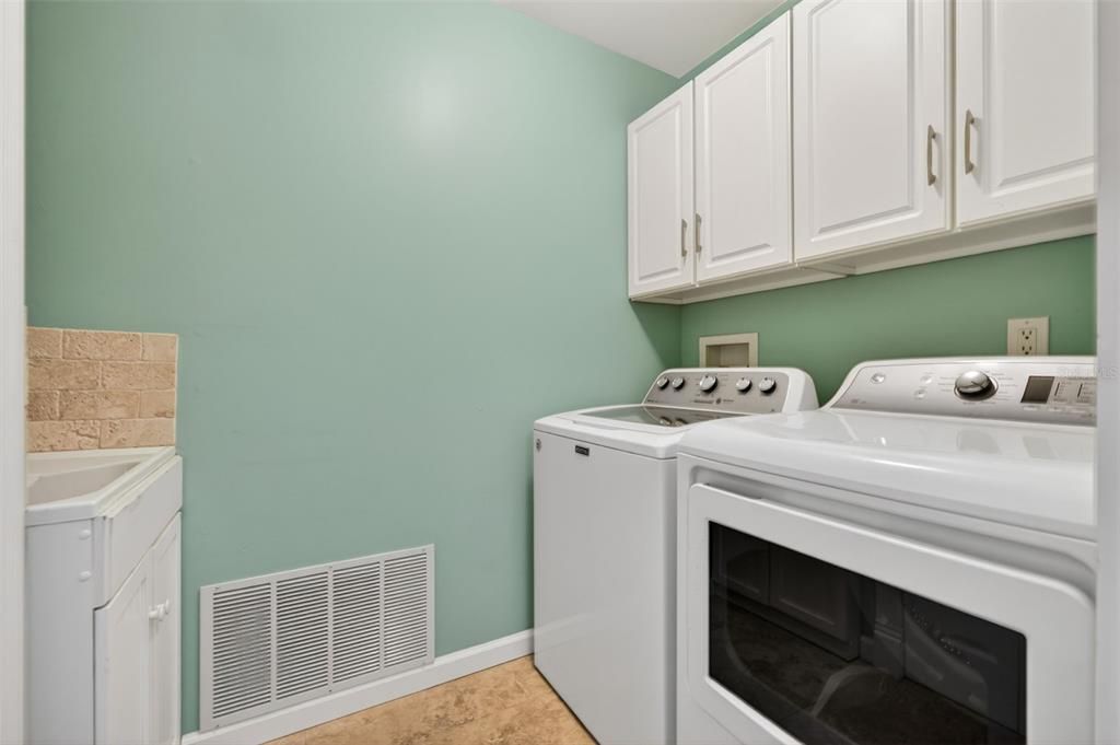 For Sale: $695,000 (4 beds, 3 baths, 2379 Square Feet)