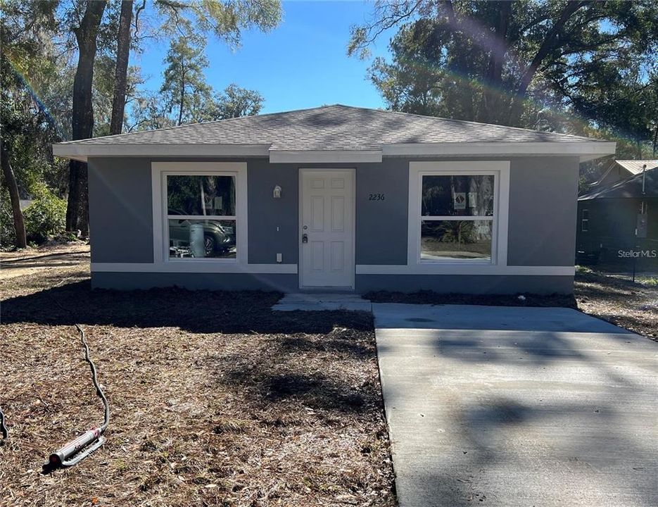For Sale: $187,900 (2 beds, 1 baths, 1039 Square Feet)