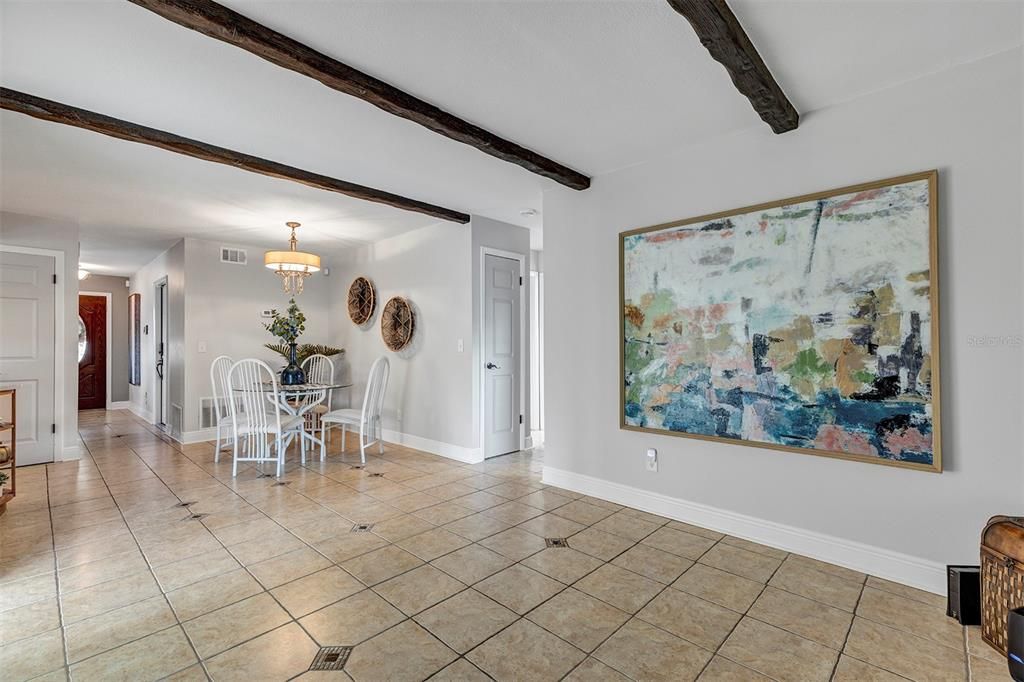 For Sale: $385,000 (3 beds, 2 baths, 1458 Square Feet)