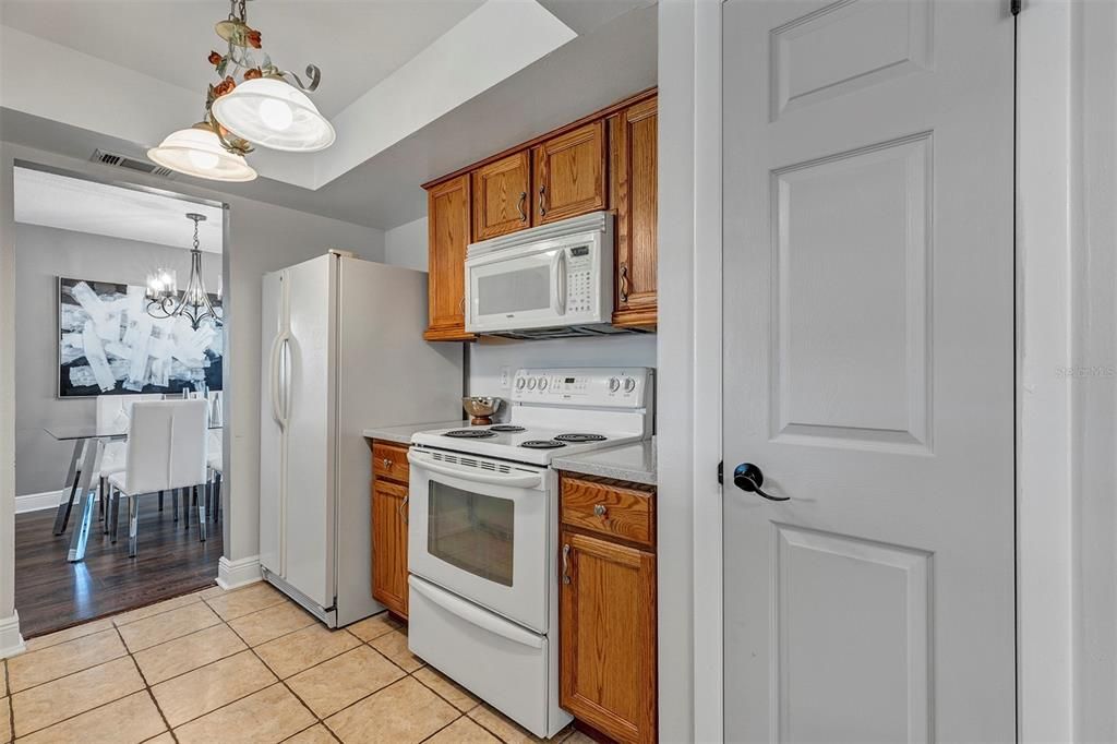 For Sale: $385,000 (3 beds, 2 baths, 1458 Square Feet)