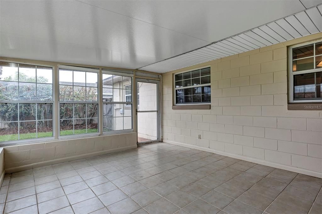 For Sale: $385,000 (3 beds, 2 baths, 1458 Square Feet)