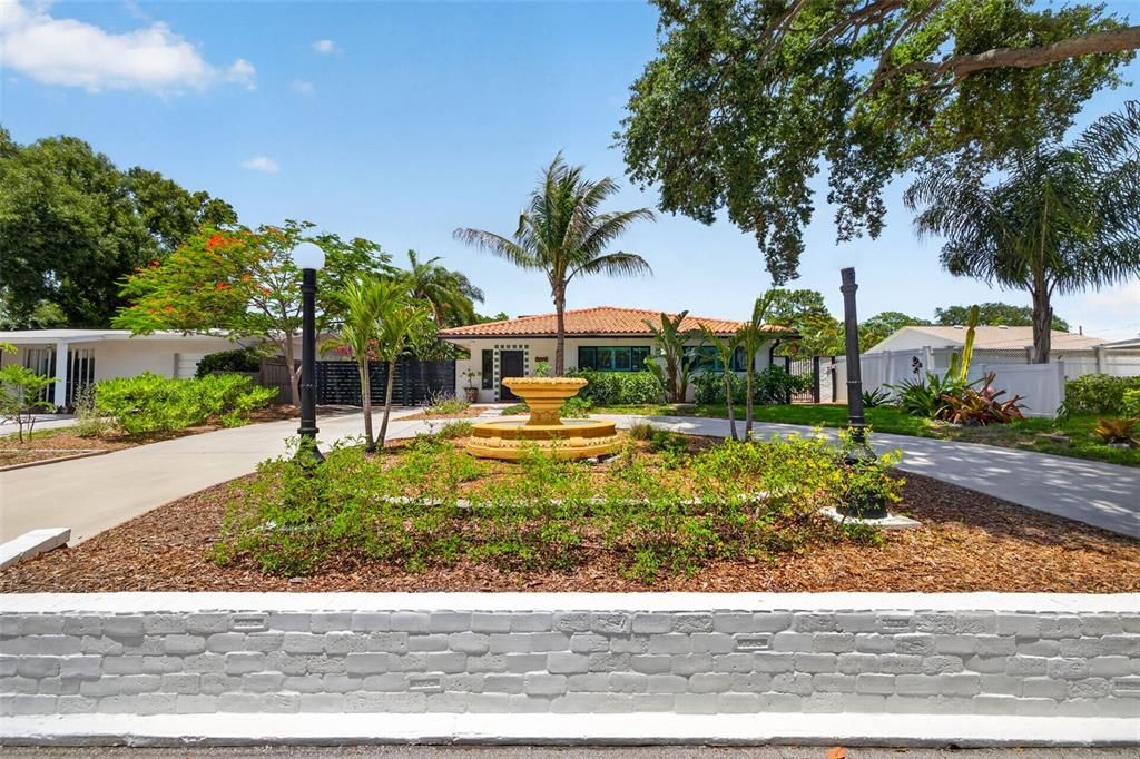 For Sale: $960,000 (4 beds, 4 baths, 2639 Square Feet)