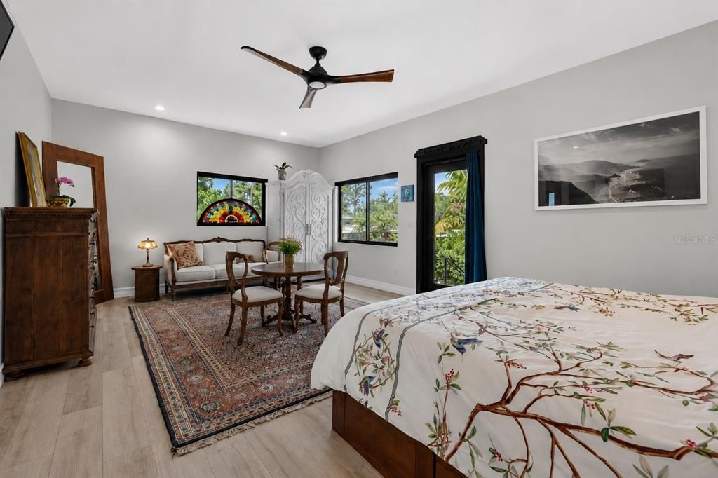For Sale: $960,000 (4 beds, 4 baths, 2639 Square Feet)