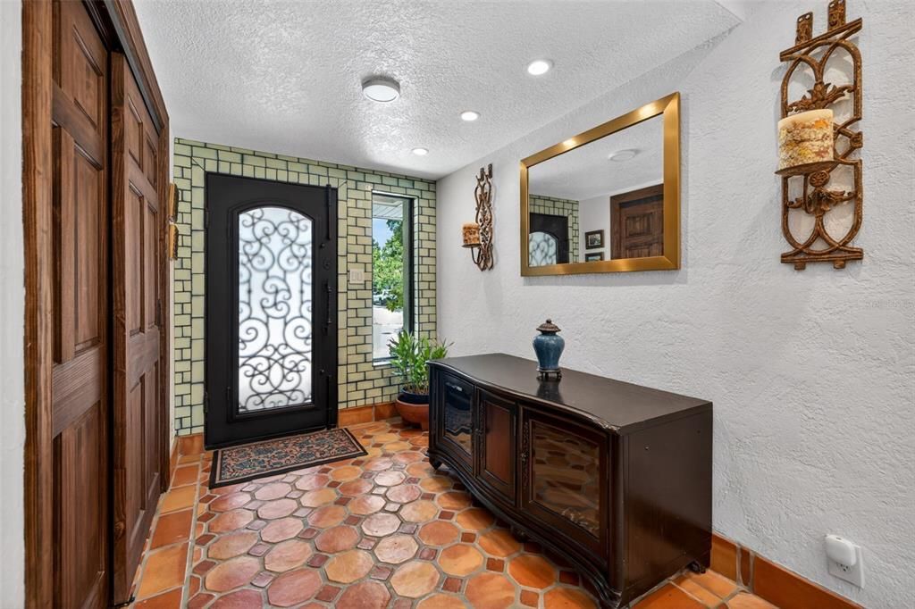 For Sale: $960,000 (4 beds, 4 baths, 2639 Square Feet)
