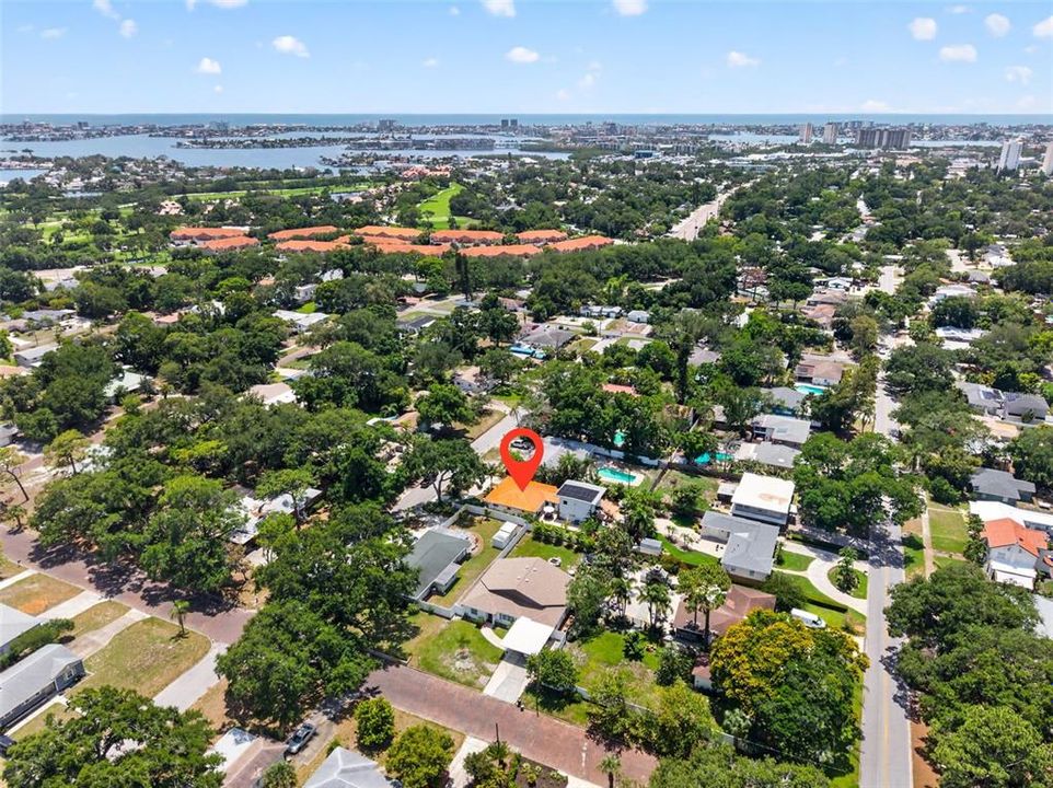 For Sale: $960,000 (4 beds, 4 baths, 2639 Square Feet)