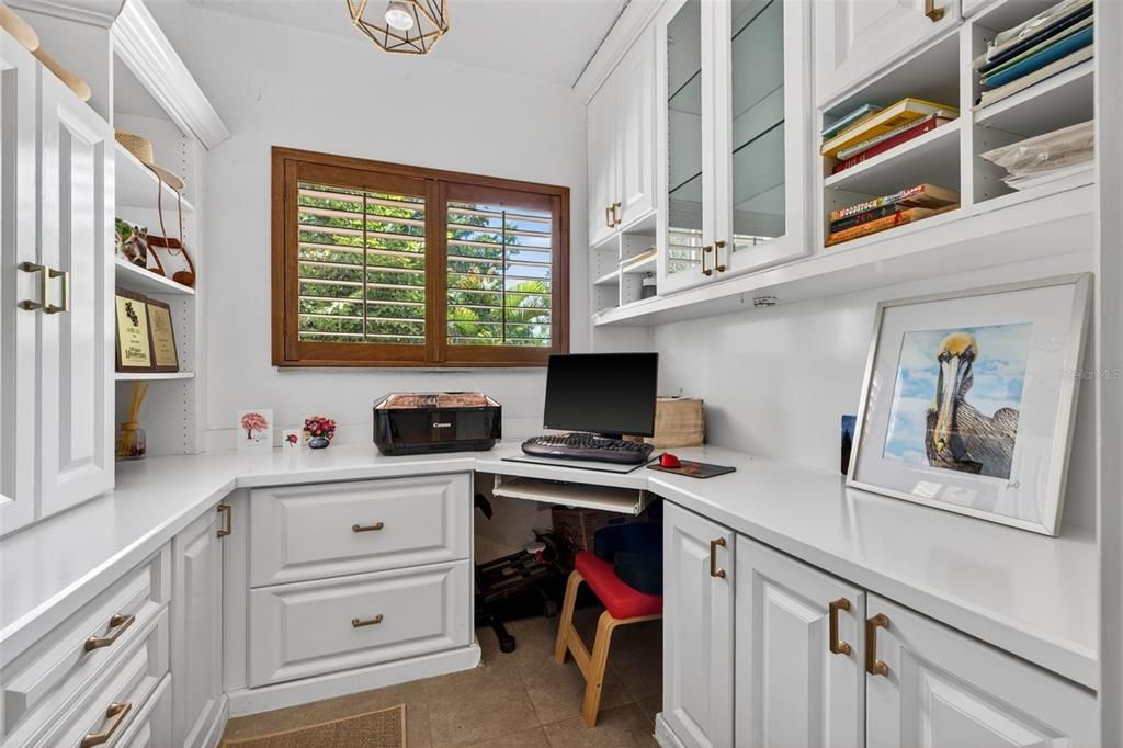 For Sale: $960,000 (4 beds, 4 baths, 2639 Square Feet)