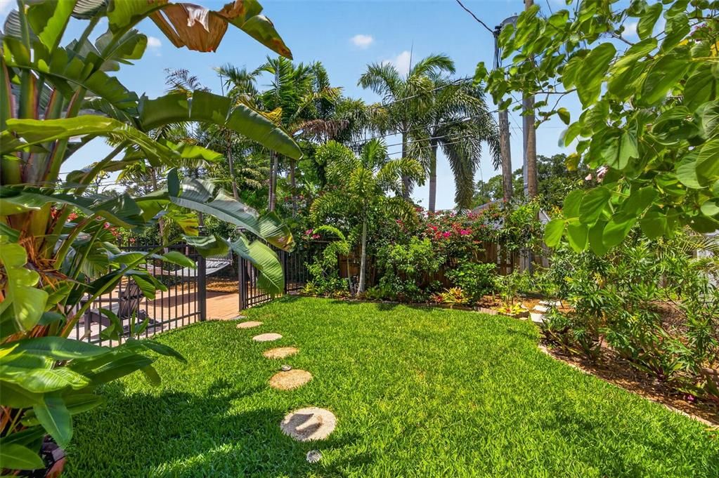 For Sale: $960,000 (4 beds, 4 baths, 2639 Square Feet)