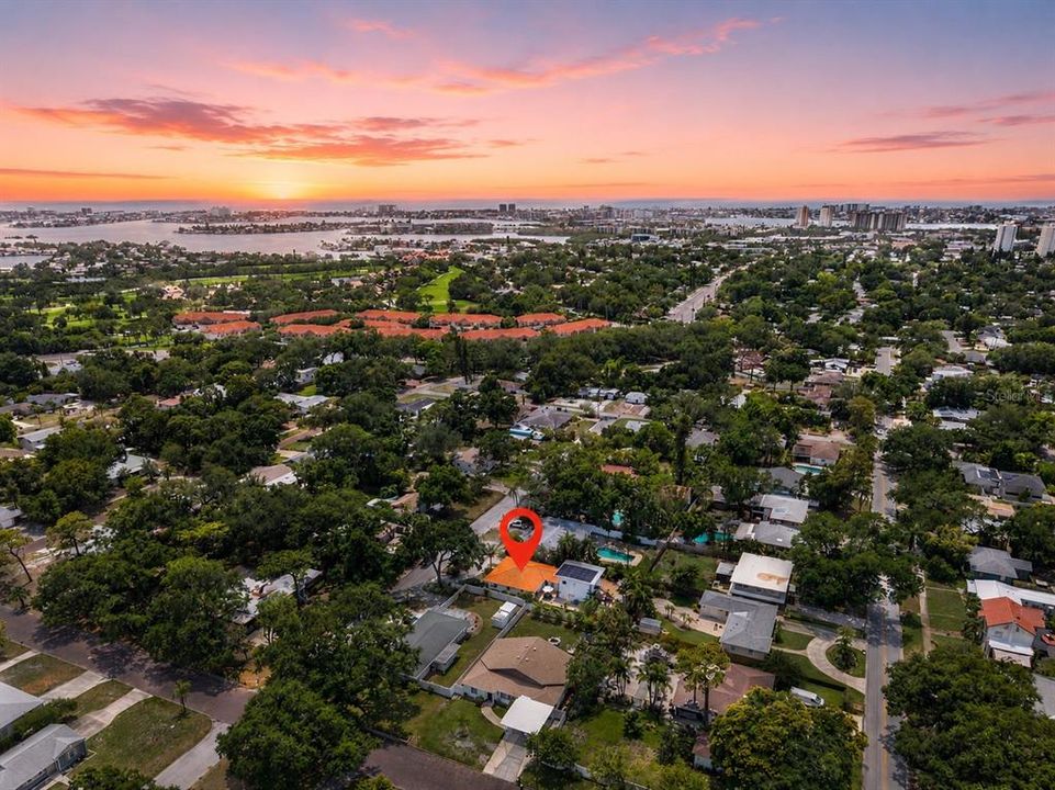 For Sale: $960,000 (4 beds, 4 baths, 2639 Square Feet)