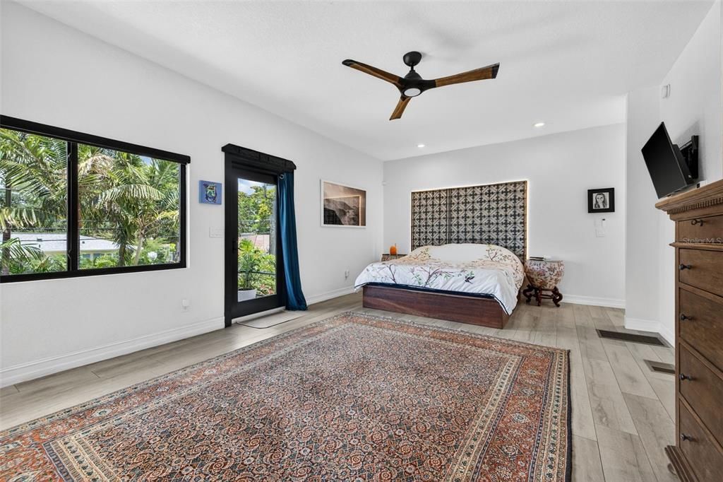 For Sale: $960,000 (4 beds, 4 baths, 2639 Square Feet)