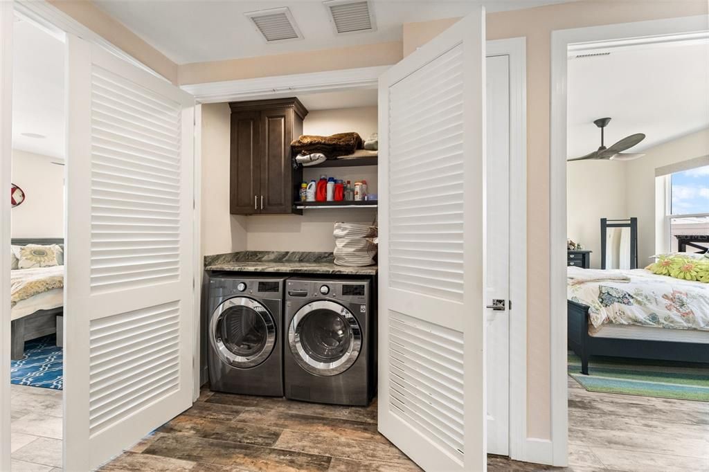 For Sale: $699,900 (3 beds, 3 baths, 2253 Square Feet)