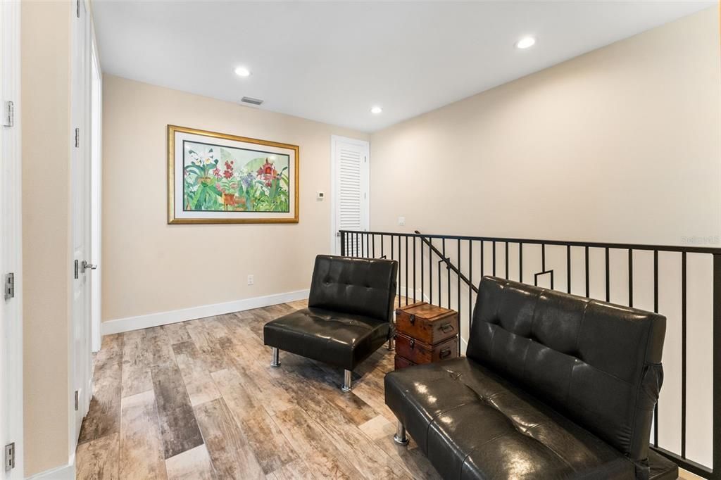 For Sale: $699,900 (3 beds, 3 baths, 2253 Square Feet)