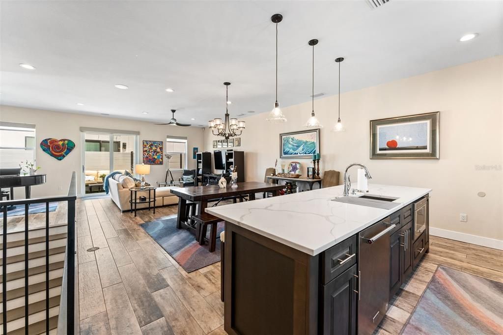 For Sale: $699,900 (3 beds, 3 baths, 2253 Square Feet)
