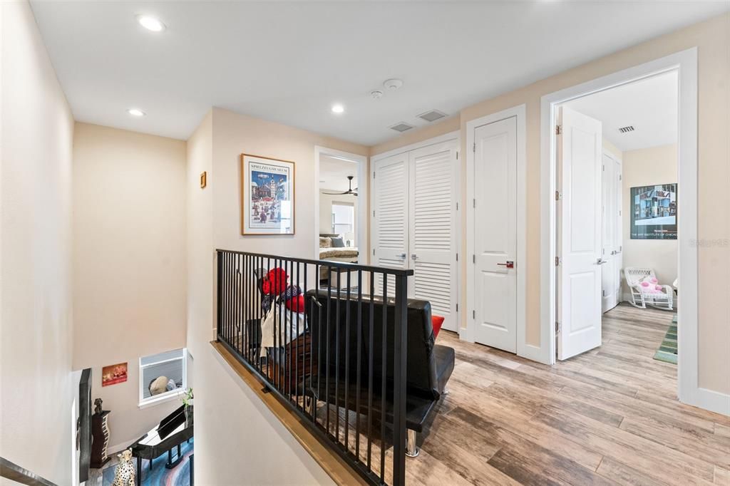For Sale: $699,900 (3 beds, 3 baths, 2253 Square Feet)
