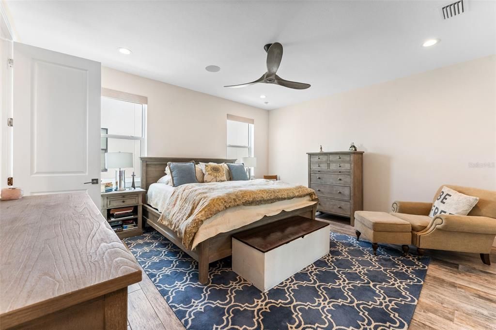 For Sale: $699,900 (3 beds, 3 baths, 2253 Square Feet)