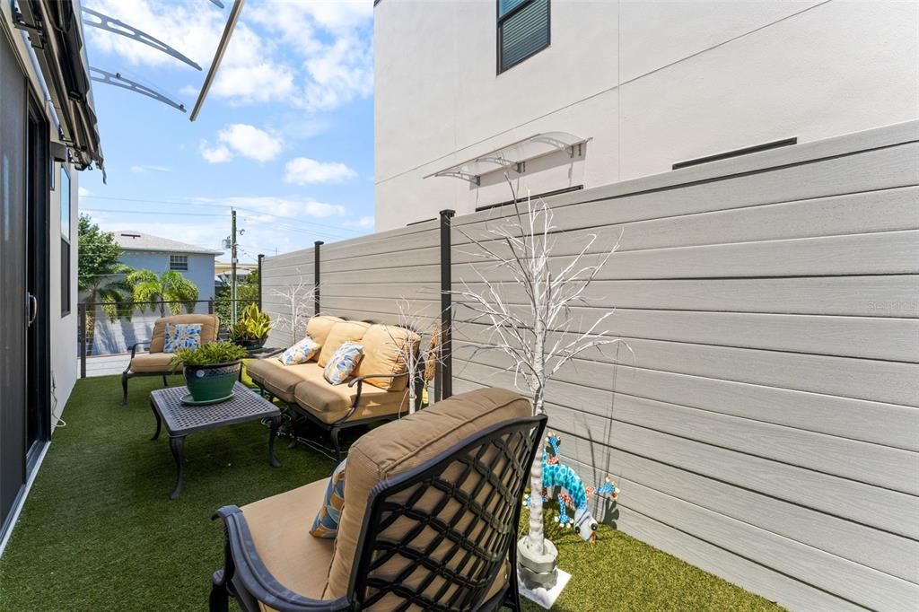 For Sale: $699,900 (3 beds, 3 baths, 2253 Square Feet)