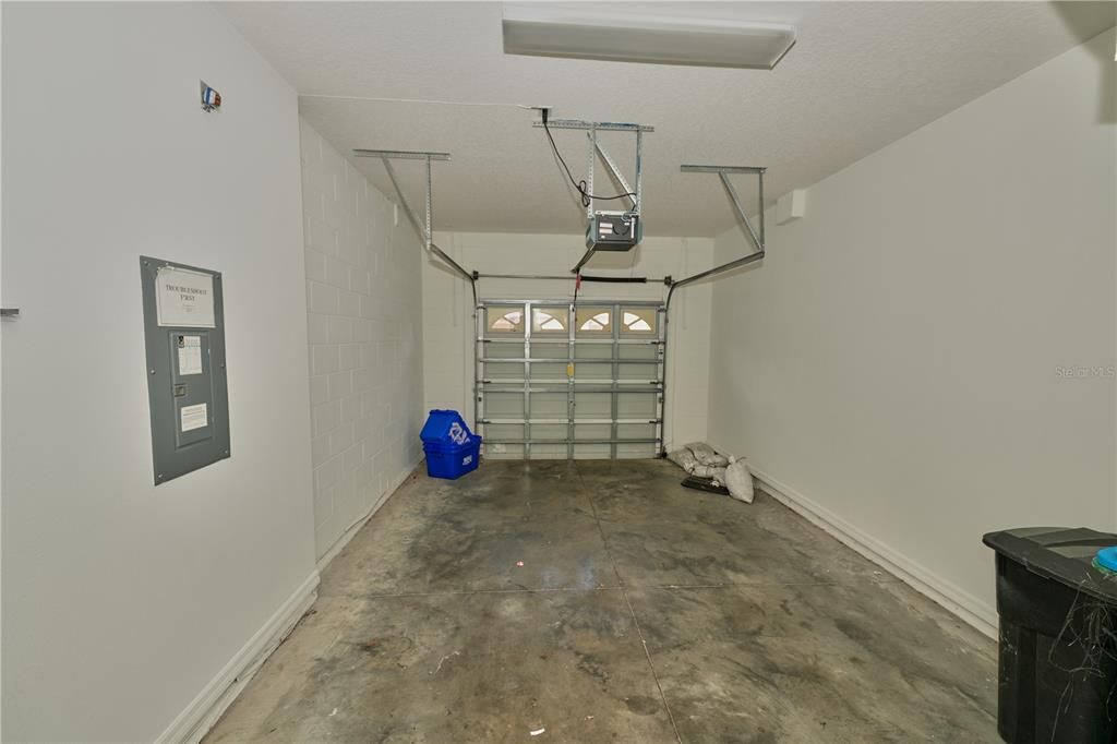 For Rent: $1,800 (3 beds, 2 baths, 1203 Square Feet)
