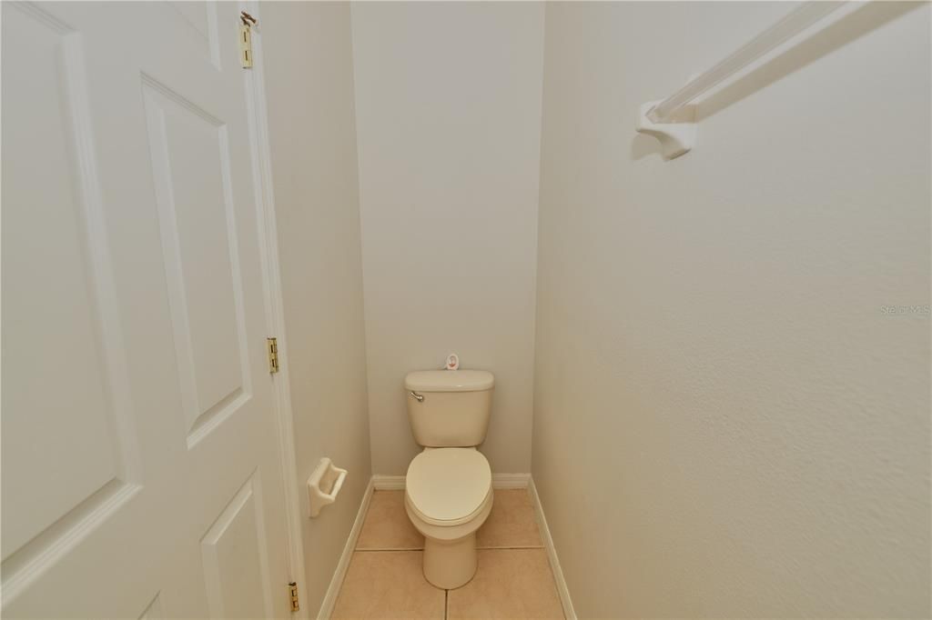 For Rent: $1,800 (3 beds, 2 baths, 1203 Square Feet)