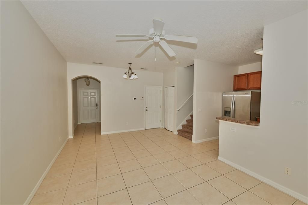 For Rent: $1,800 (3 beds, 2 baths, 1203 Square Feet)