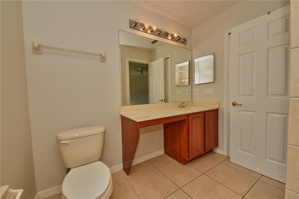 For Rent: $1,800 (3 beds, 2 baths, 1203 Square Feet)