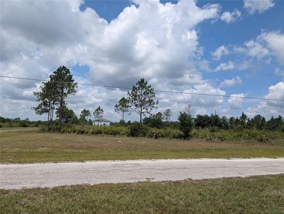 En Venta: $12,000 (0.60 acres)
