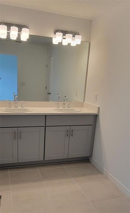 В аренду: $2,600 (5 спален, 3 ванн, 2351 Квадратных фут)