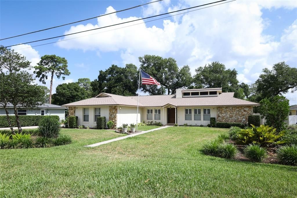 For Sale: $520,000 (4 beds, 2 baths, 1924 Square Feet)