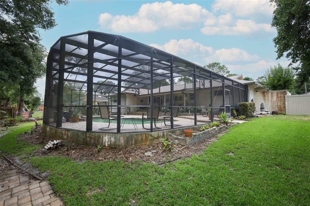 For Sale: $520,000 (4 beds, 2 baths, 1924 Square Feet)
