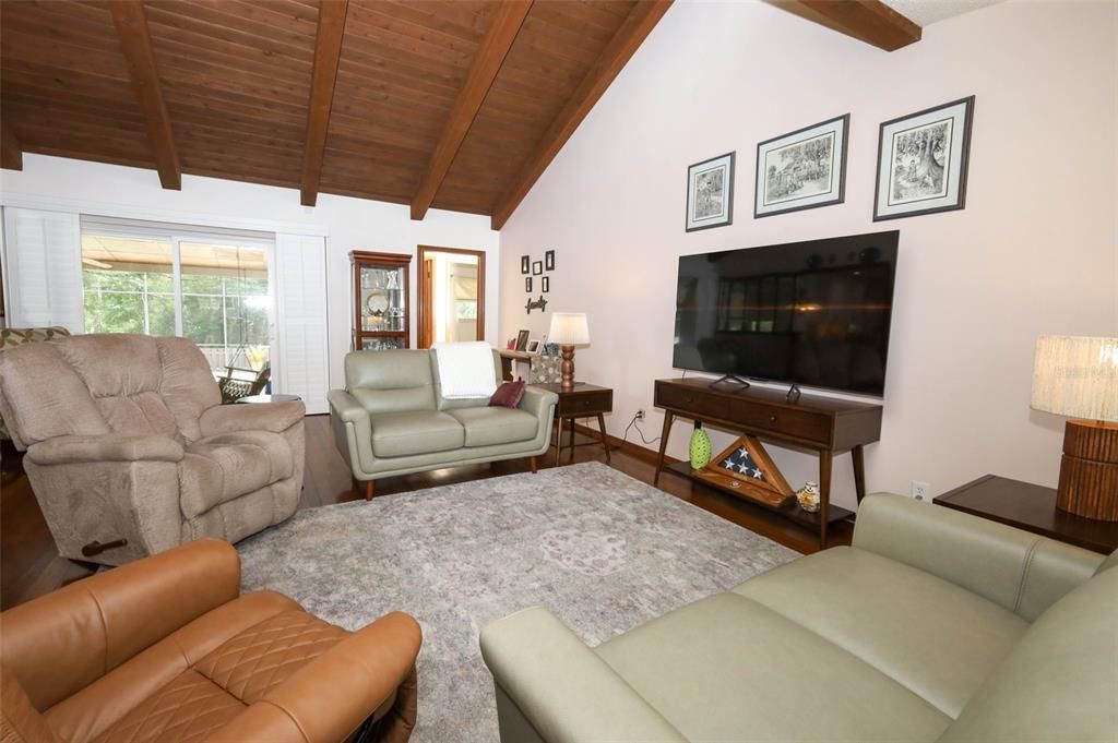 For Sale: $520,000 (4 beds, 2 baths, 1924 Square Feet)