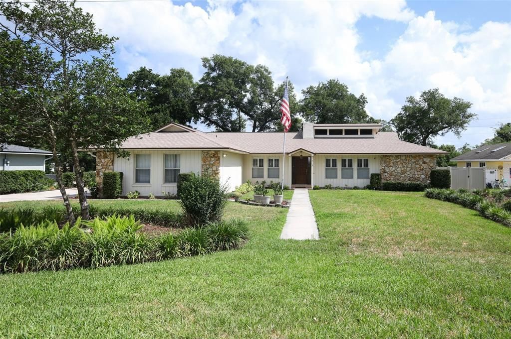 For Sale: $520,000 (4 beds, 2 baths, 1924 Square Feet)